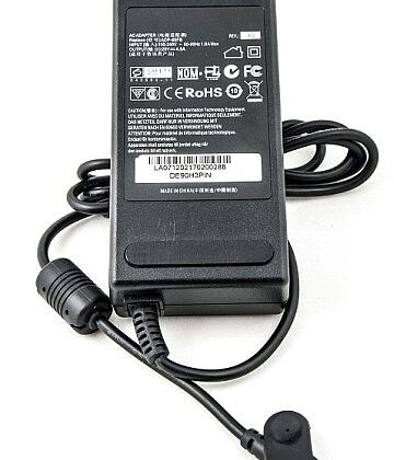 Laptop Power Adapter DELL 90W: 20V