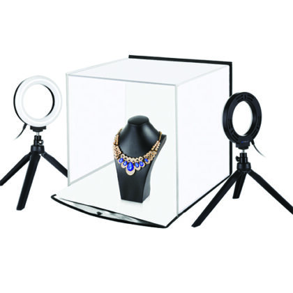 Photo box with a set of ring lamps